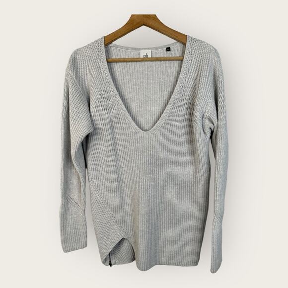 CAbi Sweaters - Cabi Womens size Small Asymmetric Ribbed Side Zip V Neck Sweater 3531 Beachy